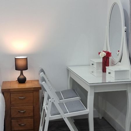 Brand New Studios In Harrow Buitenkant foto