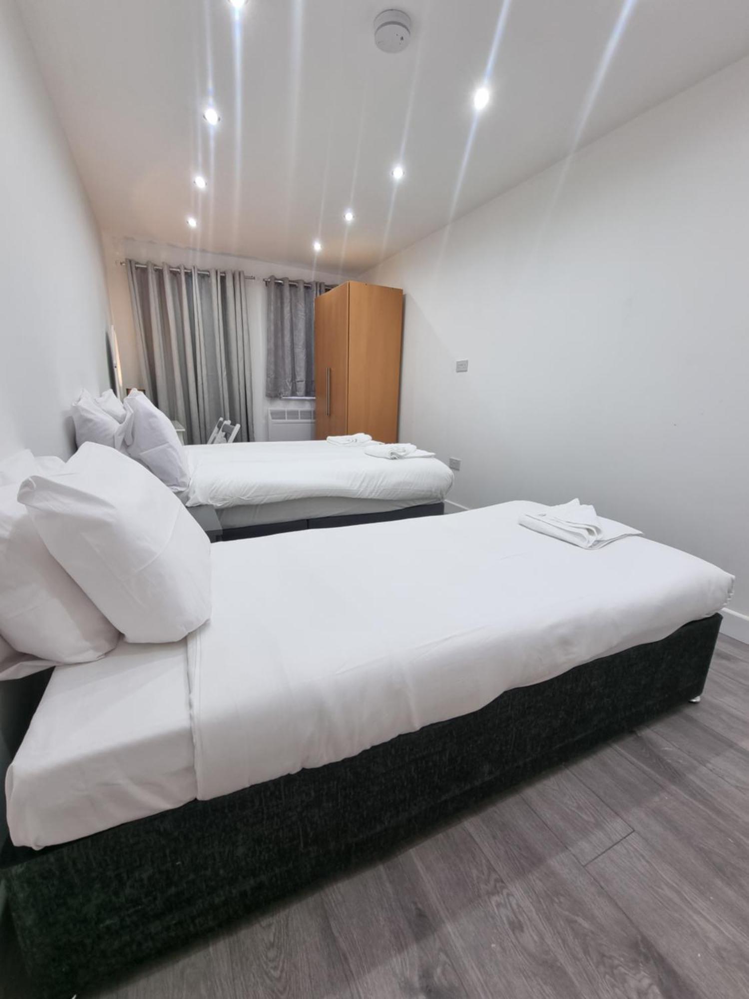 Brand New Studios In Harrow Buitenkant foto