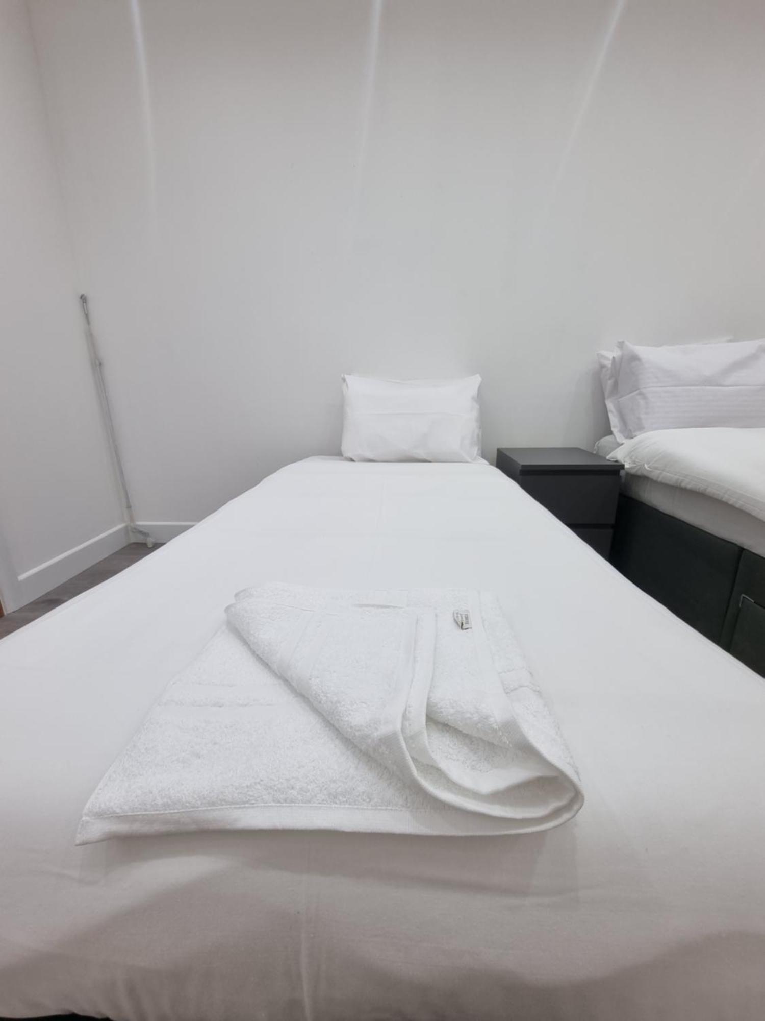 Brand New Studios In Harrow Buitenkant foto