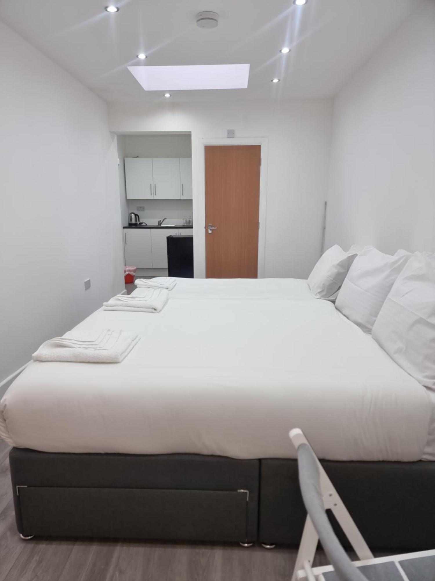 Brand New Studios In Harrow Buitenkant foto