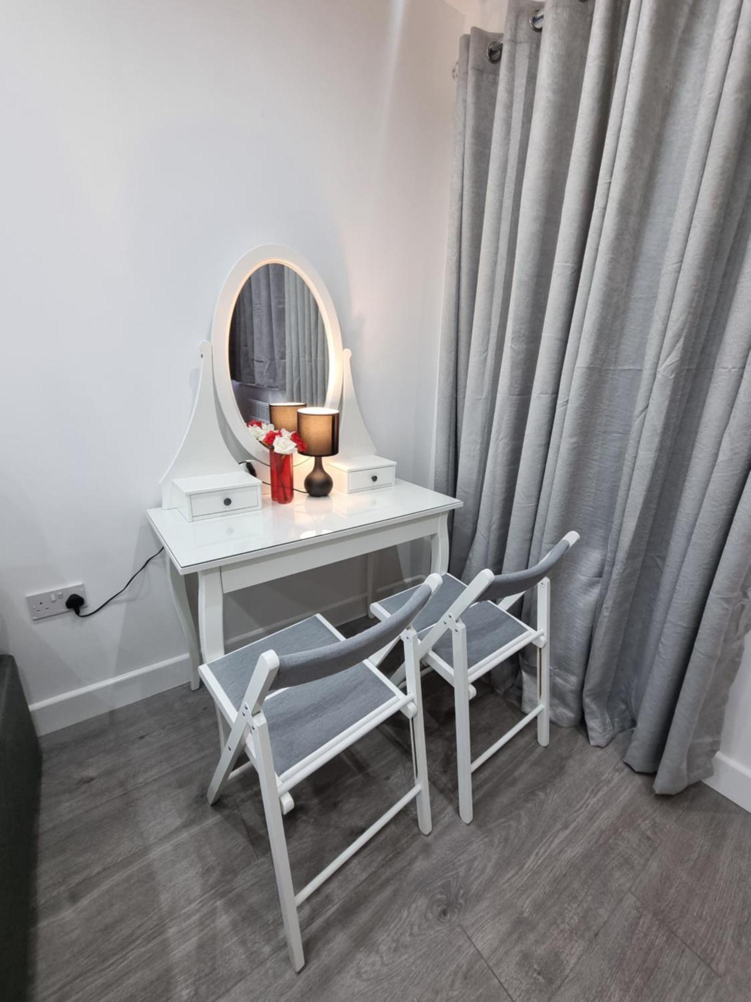 Brand New Studios In Harrow Buitenkant foto