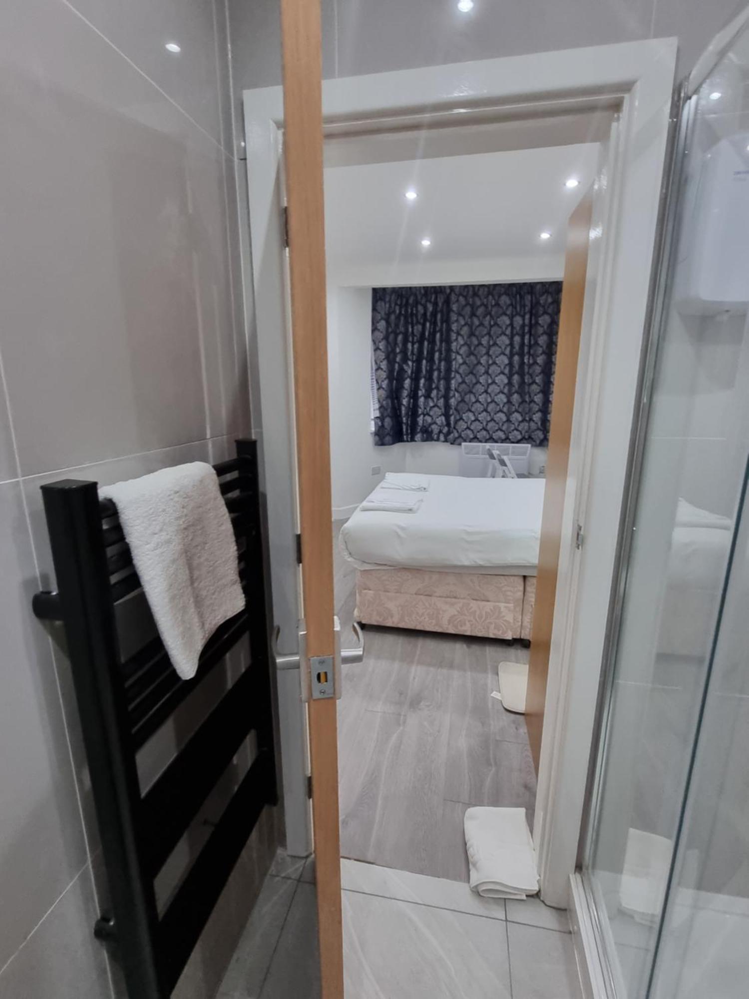 Brand New Studios In Harrow Buitenkant foto
