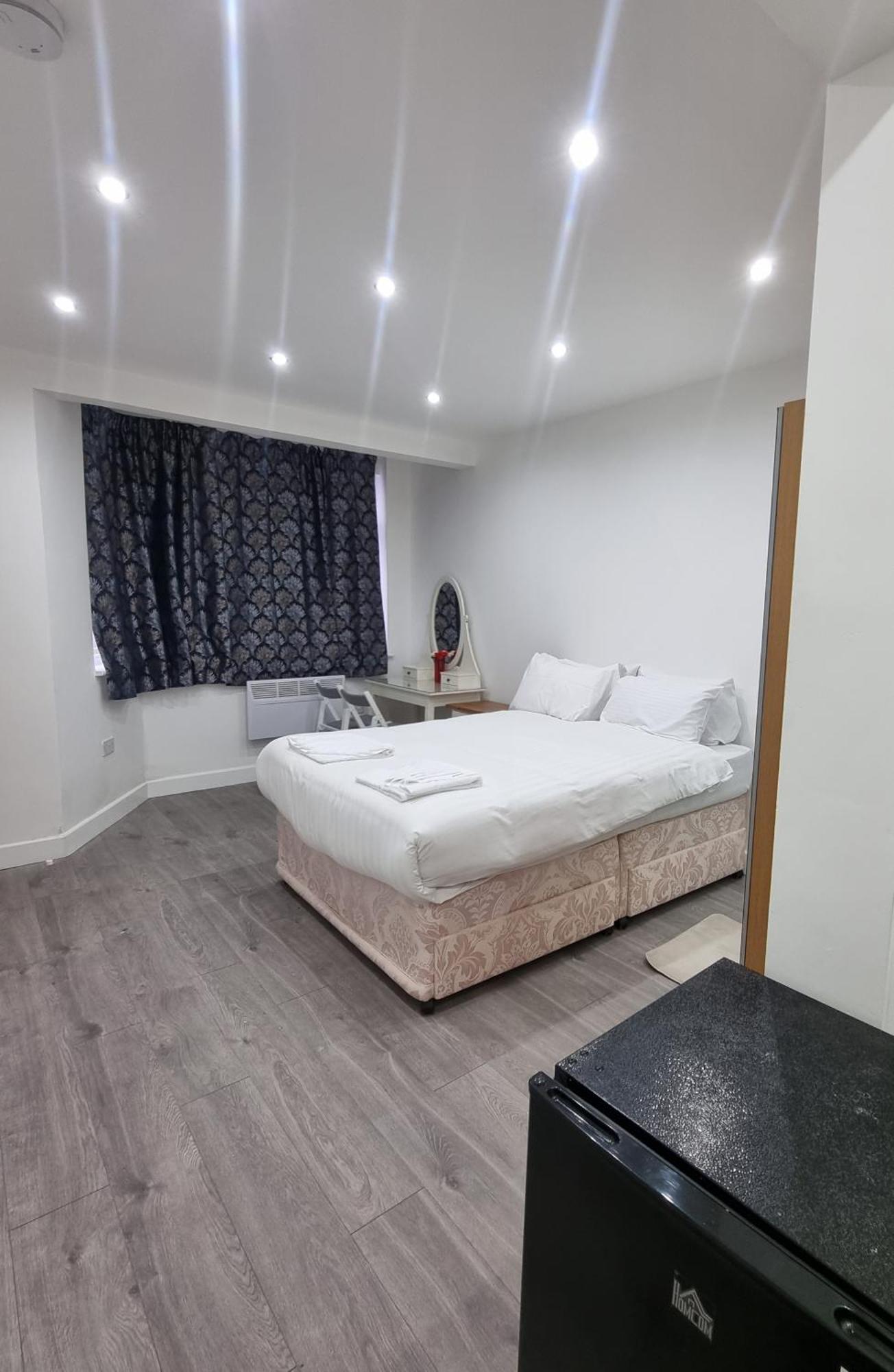 Brand New Studios In Harrow Buitenkant foto