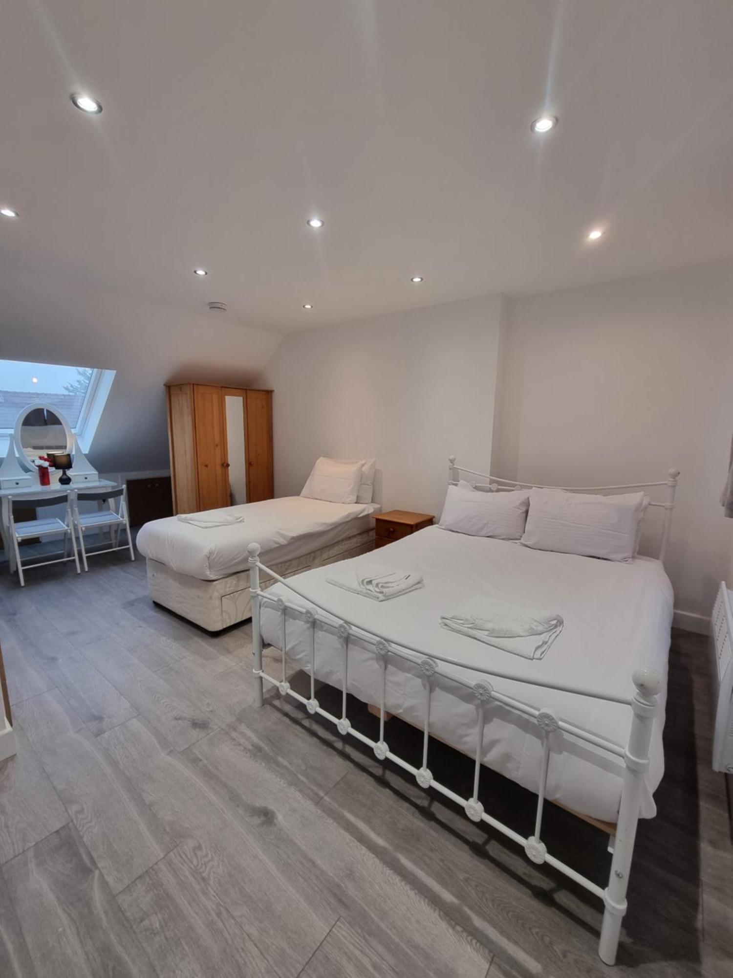 Brand New Studios In Harrow Buitenkant foto
